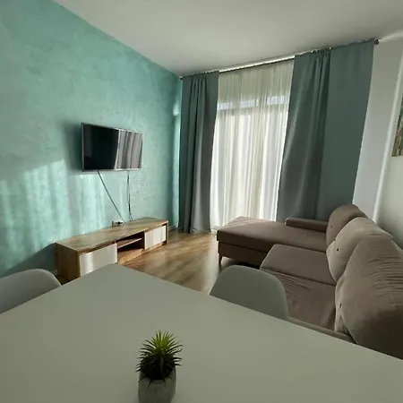 Apartmanhotel Charming Comfortable At Cornelia Deluxe With Free Pool And