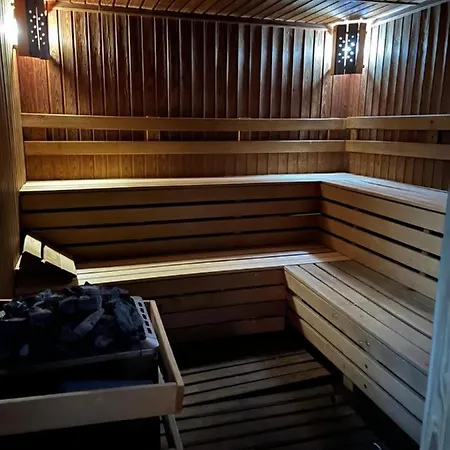 Charming Comfortable At Cornelia Deluxe With Free Pool And רזלוג