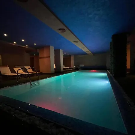 Charming Comfortable At Cornelia Deluxe With Free Pool And *