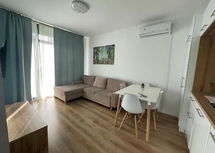 Charming Comfortable At Cornelia Deluxe With Free Pool And Aparthotel