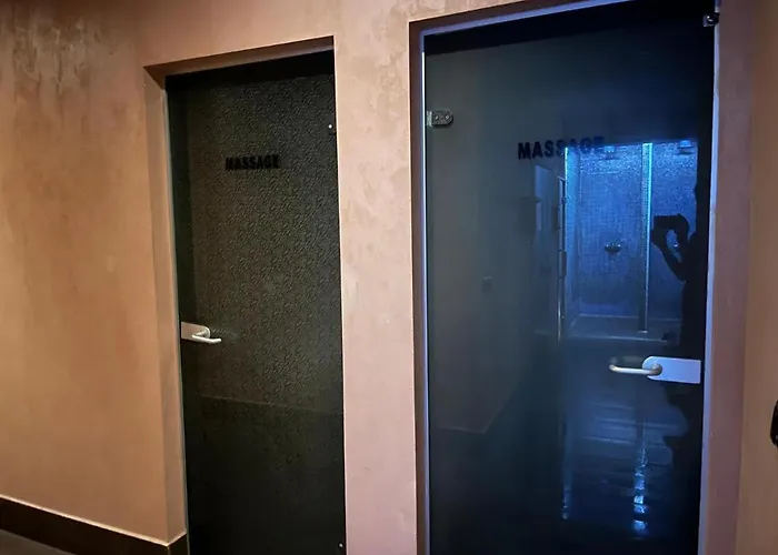 Aparthotel Charming Comfortable At Cornelia Deluxe With Free Pool And Razlog